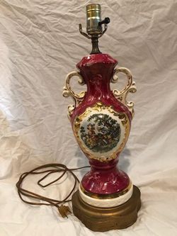 vintage large Victorian urn shaped George and Martha lamp in marbelize