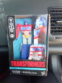 Optimus prime studio series