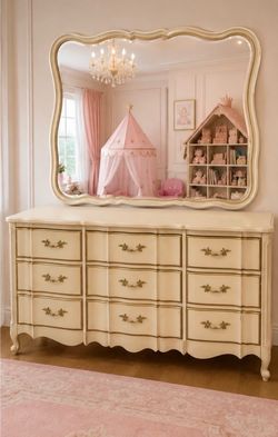 PRINCESS 9 DRAWER DRESSER AMD MATCHING MIRROR