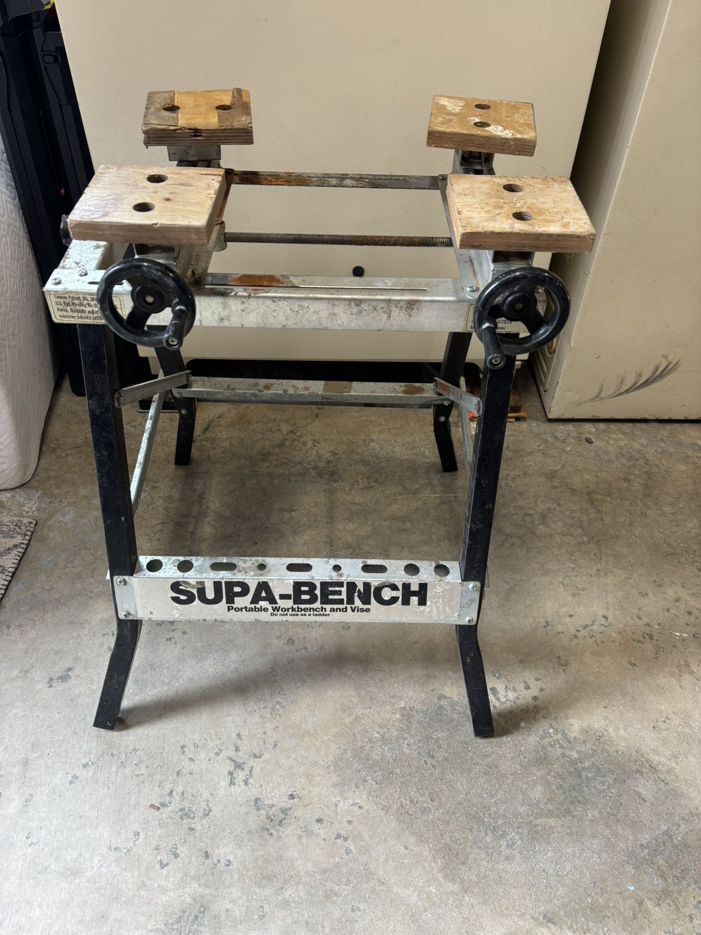 Supa - Bench portable folding workbench / vise