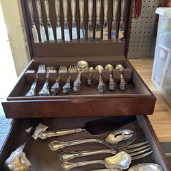 Chantilly by Gorham Sterling Silver Flatware 91 Piece