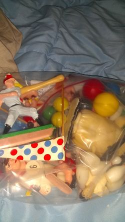 3 vintage sets of cake kits