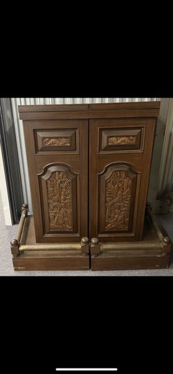 Fold out bar