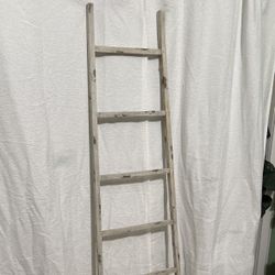 Wooden Blanket Ladder