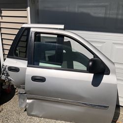 2007 GMC Envoy. I have two doors for parts