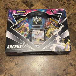 Pokémon Arceus V Figure Collection