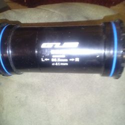 G U B Bottom Bracket, Ceramic 86.5 mm long 41 mm diameter