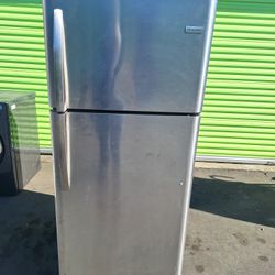 Electrolux Frigidaire Top Freezer Refrigerator