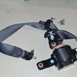 This part is a genuine Hyundai Santa Fe 2nd Row Left-Hand (LH) Seat Belt Retractor Assembly. It is designed for modern 2024–2026 Hyundai Santa Fe mode