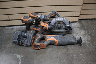 RIDGID 18V Cordless 5 Tool Combo Kit w/ 2 Batteries, Charger