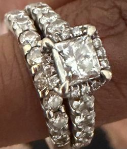 Jared 1 1/3k Diamond 14k white gold Wedding band set