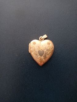 14 K Gold Heart-shaped Pendant 2.8 Grams