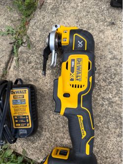 Grinder Dewalt Nuevo batería usada con cargador