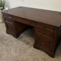 Aspenhome Desk