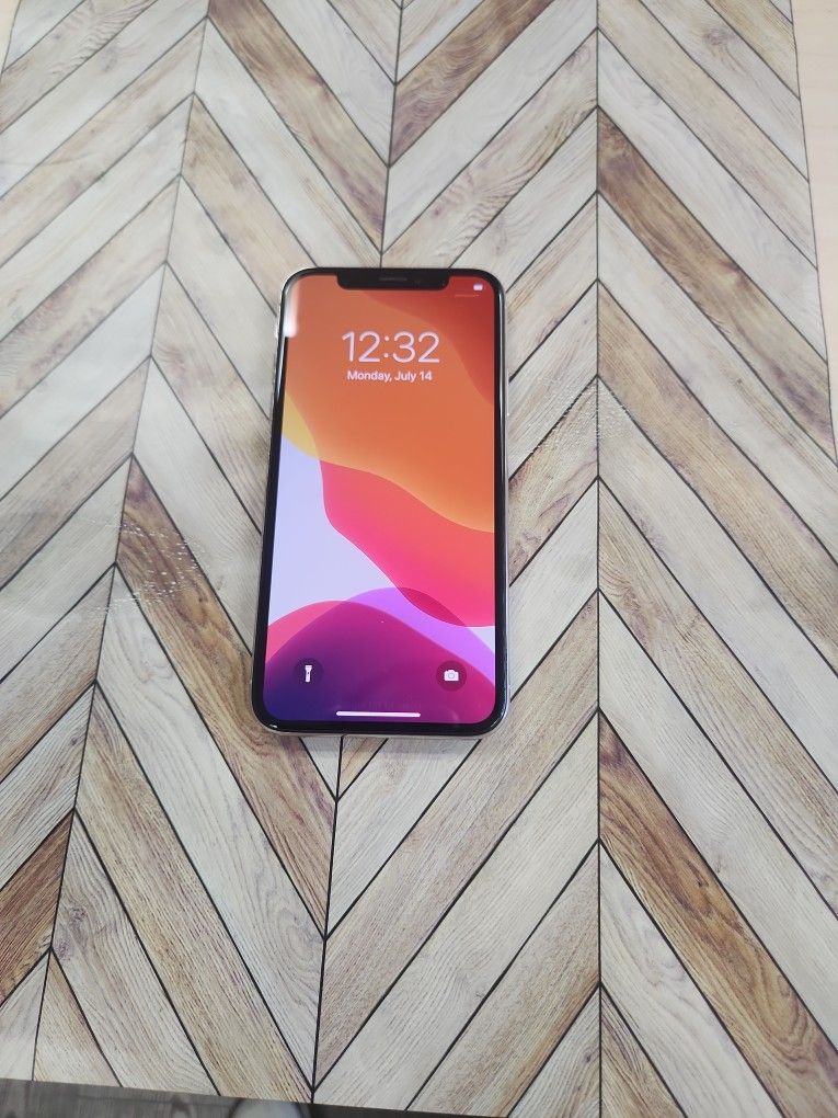 IPHONE X...64GB UNLOCK ANY SIM