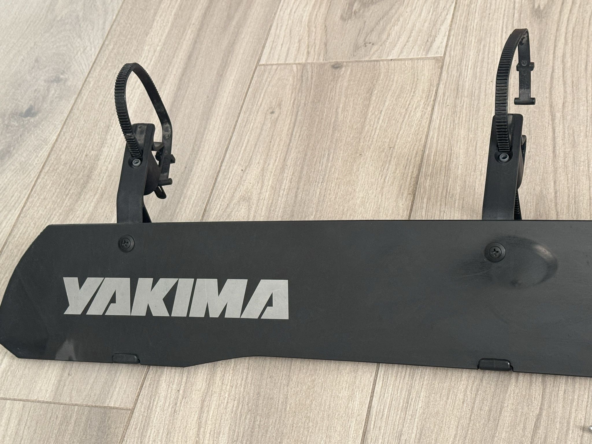 Yakima Windshield 46”