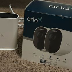 Arlo Ultra 2 Spotlight Camera 4K HDR (2 cameras, SmartHub) (white)