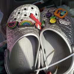 CROCS