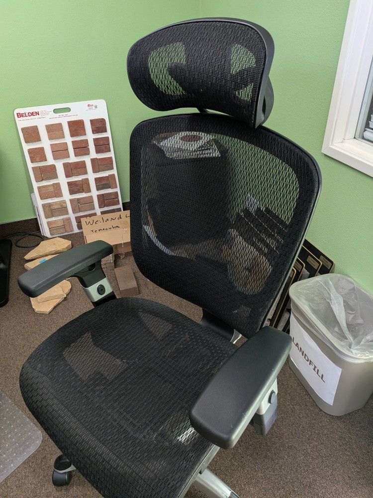 Staples Dexley Ergonomic Mesh Swivel Chair