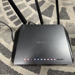 NETGEAR Nighthawk AC1750 Smart WiFi Router (R6700)