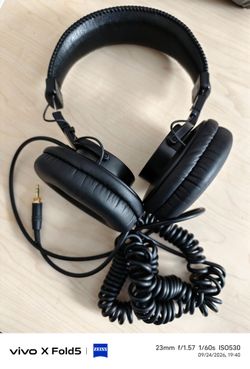 SONY PROFESSIONAL HEADPHONES