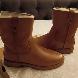 Women's Romely Short Uggs