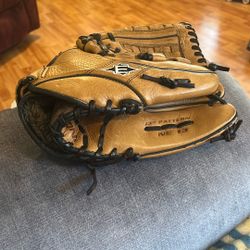 Easton Baseball/Softball Right Hand Glove 