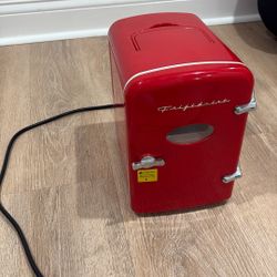 Mini Fridge 