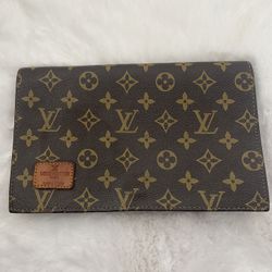 Authentic RARE Louis Vuitton Clutch