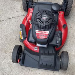 Troy Bilt lawnmower self-propelled big wheel new carburetor ready to go pull a one time cut your grass all the time no shipping located in Orlando 328