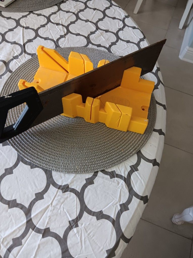 Miter Box With Saw