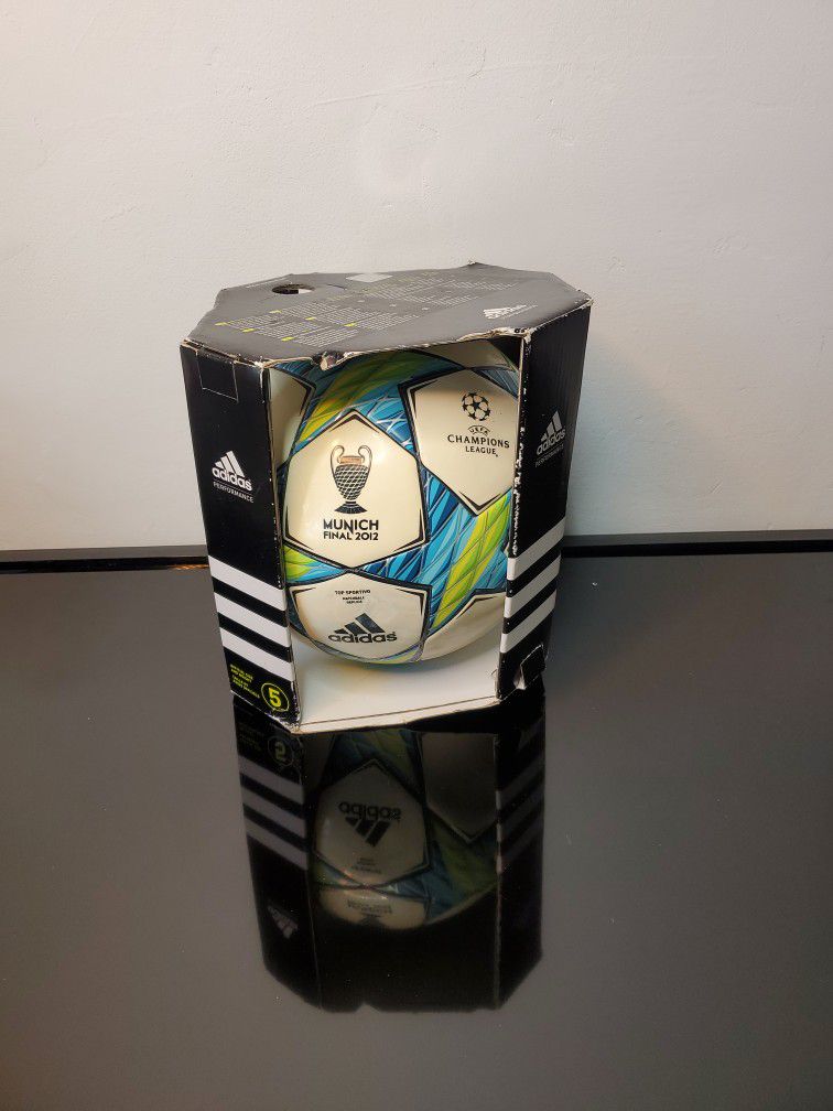 Collectable 2012 Munich Final UEFA Champions League FIFA Soccer Matchball in Original Box
