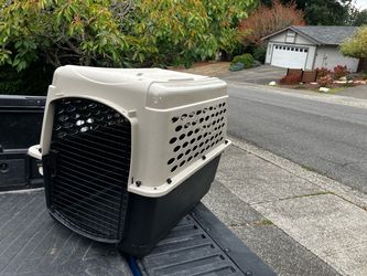 Large Medium Dog Kennel Crate Carrier Airline Approved like New 36” L by 24” W by 27” H