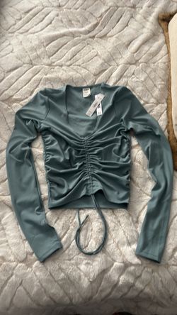 Victoria’s Secret Relay Ruched long sleeve top in XS