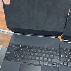 iPad 12.9 Magic Keyboard 