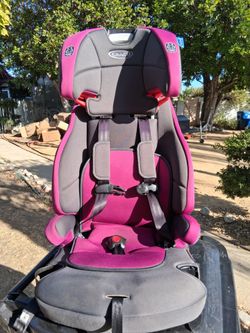 !! Toddler  Carseat  Graco Manufacturer  date 2022