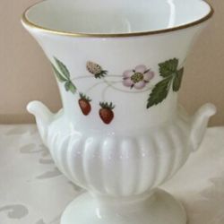Wild Strawberry Small Footed Vase 
