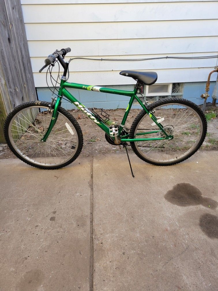 26 HUFFY SUPERIA MOUNTAIN BIKE