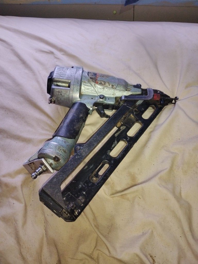 Hitachi Finish Nailer