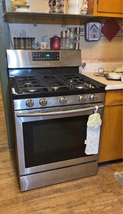 Samsung Gas Stove Like New 30" Stainless Steel (5 Burner)