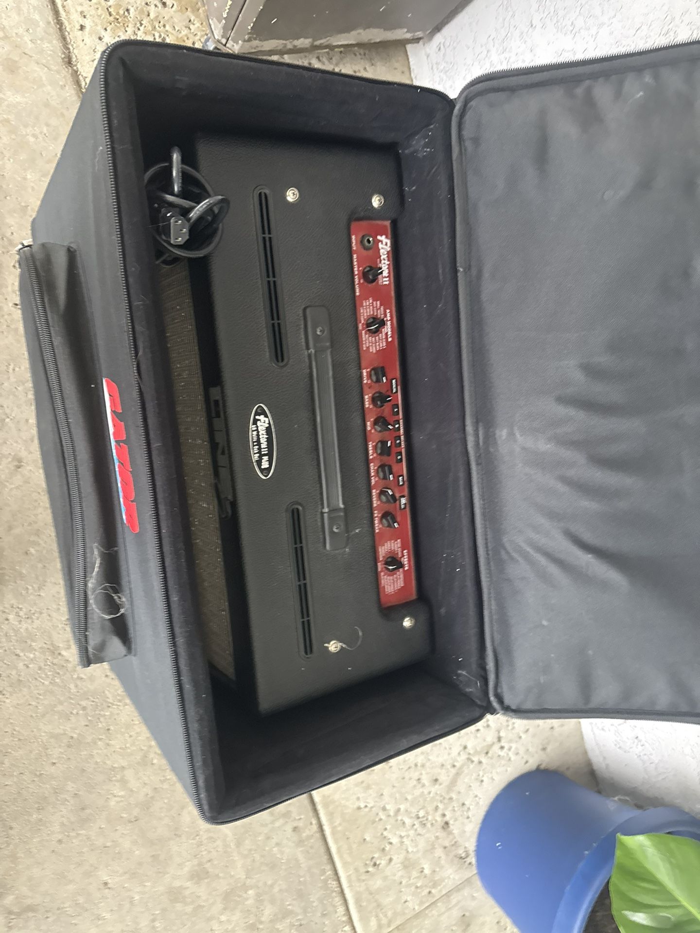 Line 6 Guitar amp w foot controller