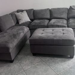 ✨ Grey Sectional Couch with Ottoman – $150 OBO ✨