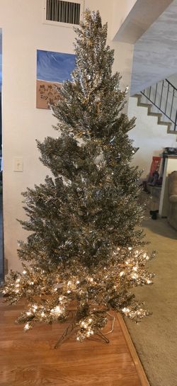 7.5' Slim Gold & Black Christmas Tree
