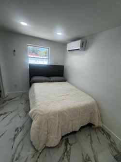 Full Bed  ( 6 moths used ) includes mattress