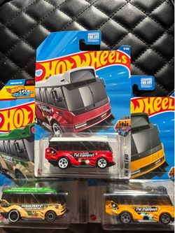 LOT OF 3 - 2024 & 2025 HOT WHEELS KOWLOON’D HYPERVAN HW METRO PET TRANSPORT
