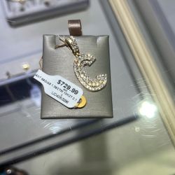 10k Diamond Letter C