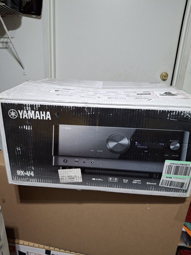 Yamaha Rx-V4 AV receiver