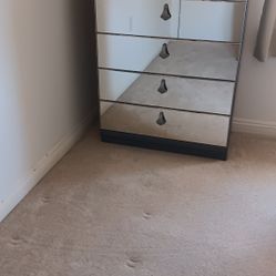 Dresser With Mirrored Drawers
