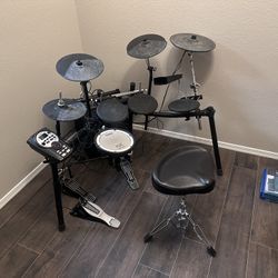 Roland Electronic Drums And Amp
