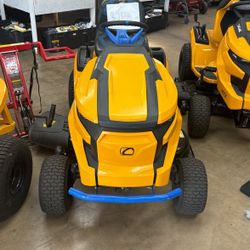 Cub Cadet XT1 Enduro LT 42 in. 56-Volt MAX 60 Ah Battery Lithium-Ion Electric Drive Cordless Riding Lawn Tractor